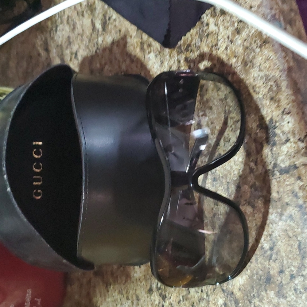 Gucci shades - Picture 1 of 2